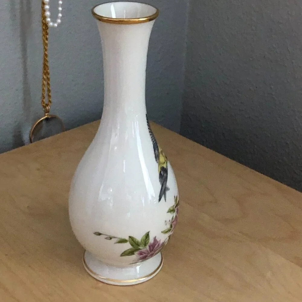 Lenox Mother’s Day Bud Vase 1985 Yellow Birds Pink Lilies Limited Edition 8